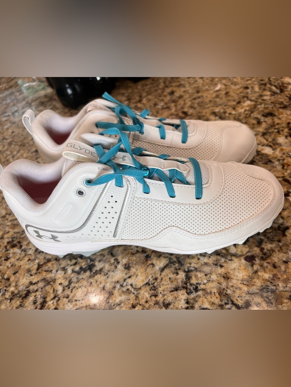 Under Armour White Women’s cleats size 8 Sneakers with Teal Laces